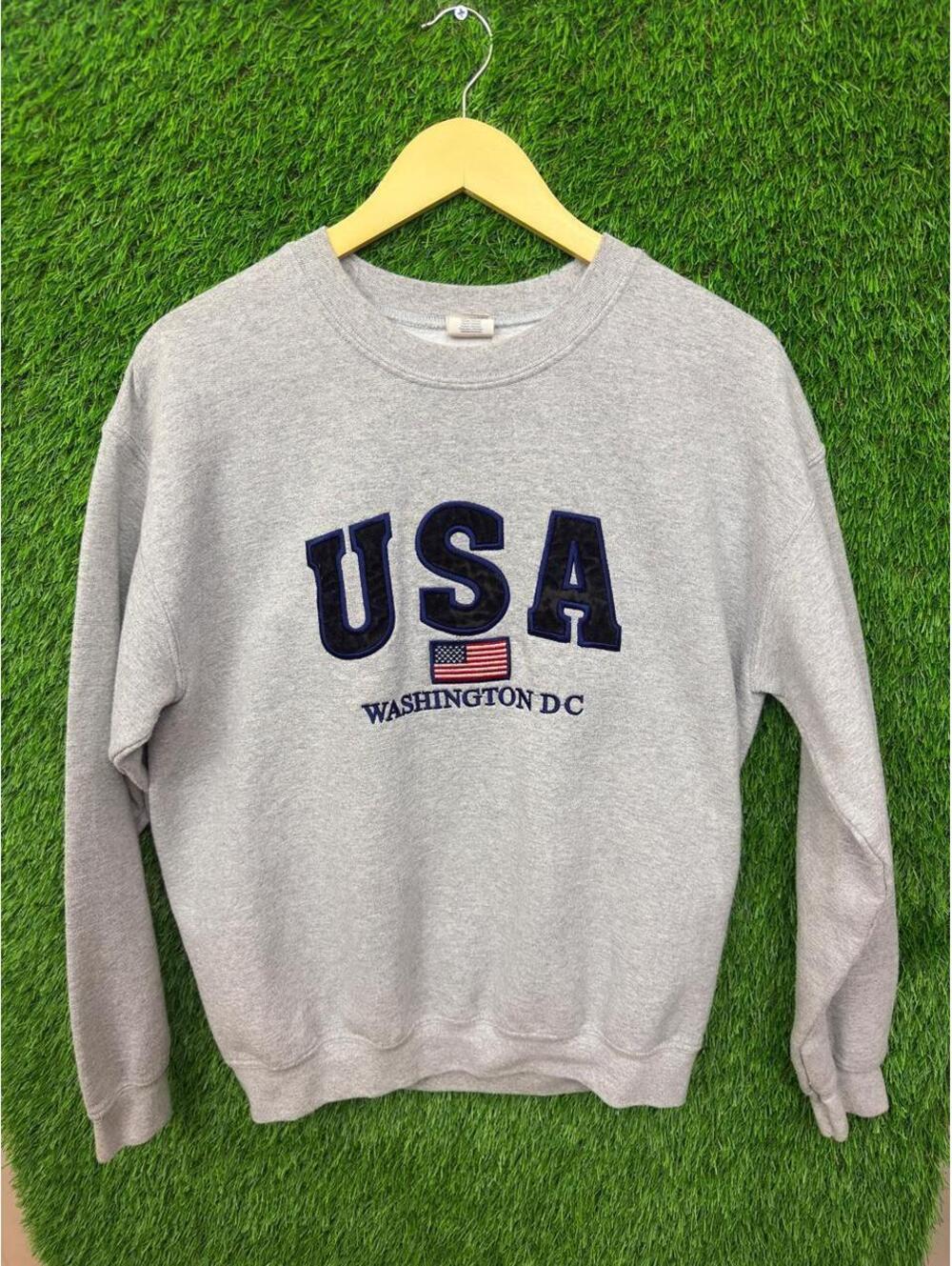 USA Washington DC Embroidered Crewneck Sweatshirt Gray Size Medium